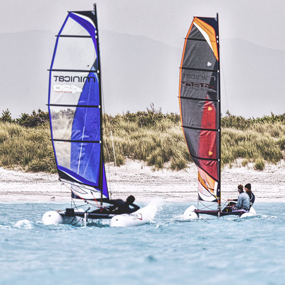 inflatable sailboat Minicat 460